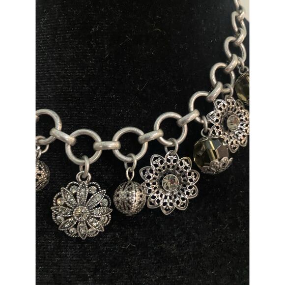 Flowers Balls & Lanterns Necklace. Gorgeous - Picture 4 of 10
